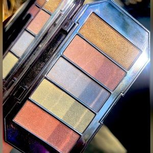 Becca Highlighter Palette